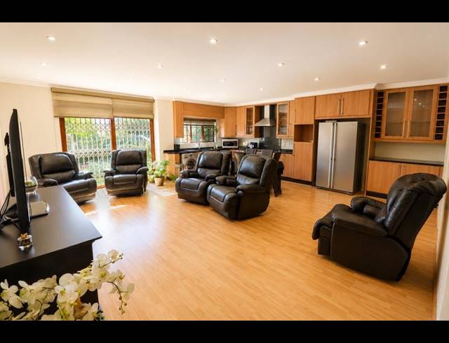2 BEDROOM TOWNHOUSE FOR SALE IN RIVONIA